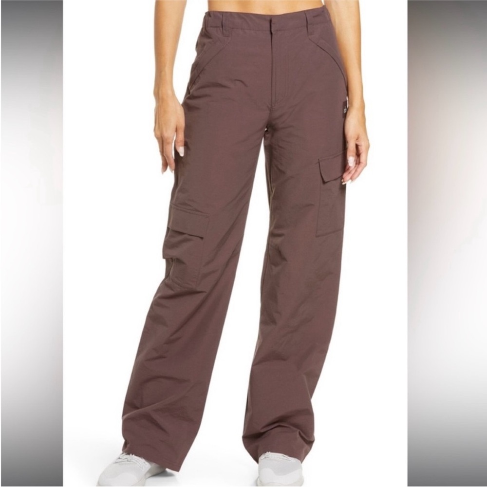 alo The Edge Trouser XS in Rasin